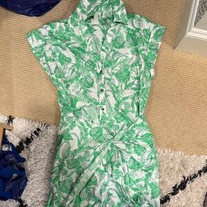 Mahina Green and White Leaf Print Top